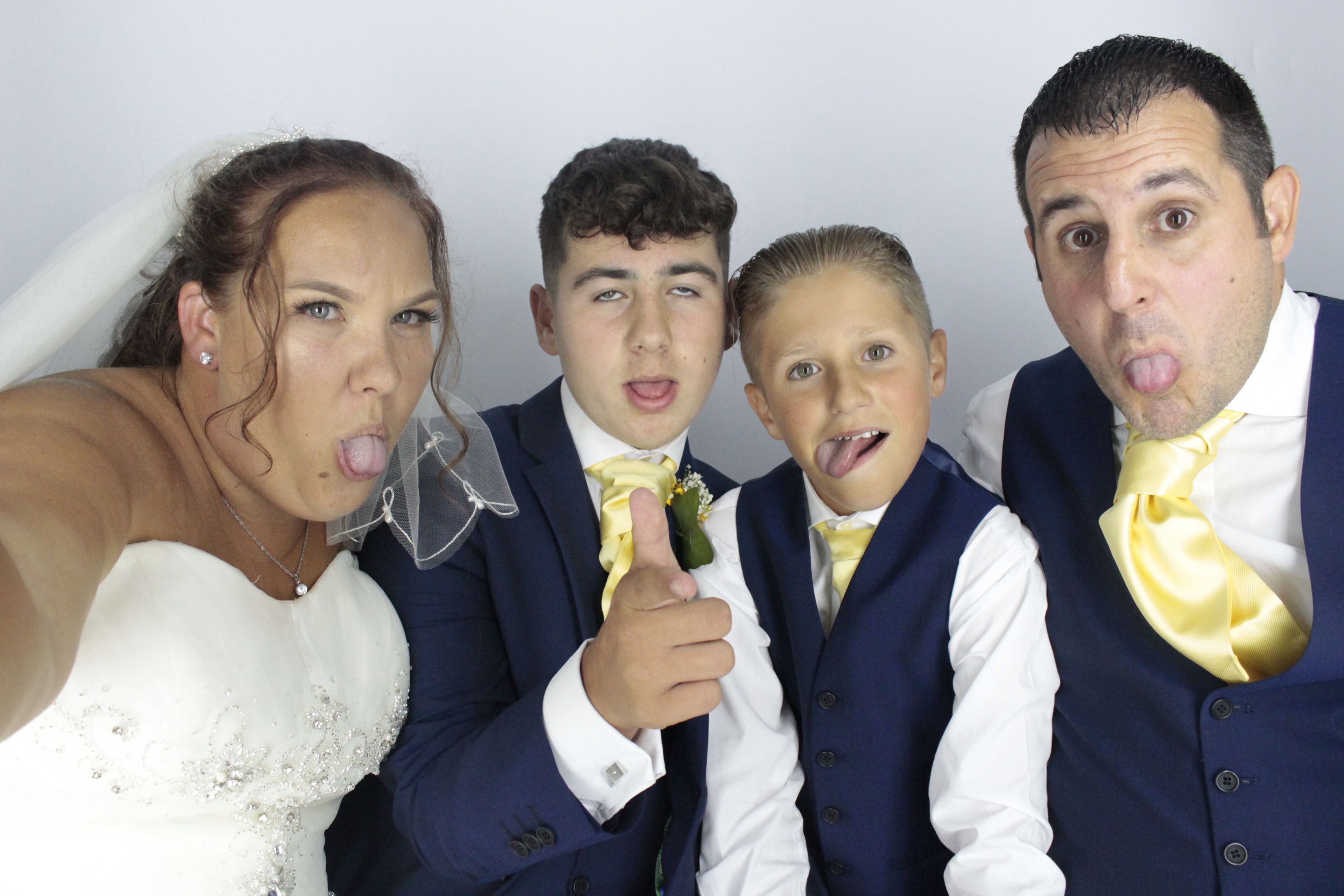  Heather & Daniel's Wedding | View more photos from the event at gallery.myphotoboothexperience.co.uk/u/MyPhotoBoothExperienceLtd/Heather-Daniels-Wedding